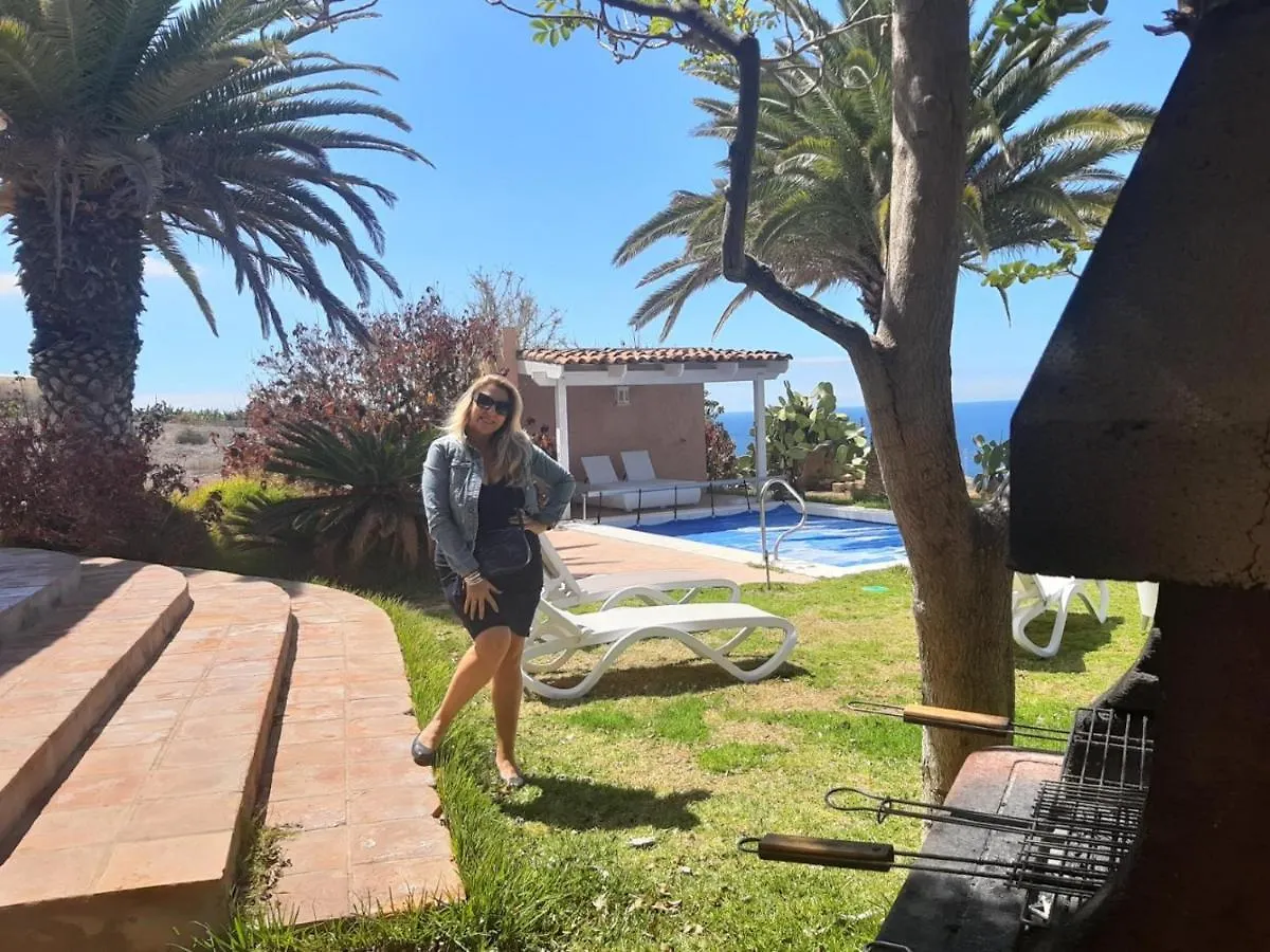 Villa Ste Maxima,Wifi, Heated Pool, Garden, Sea Views Callao Salvaje